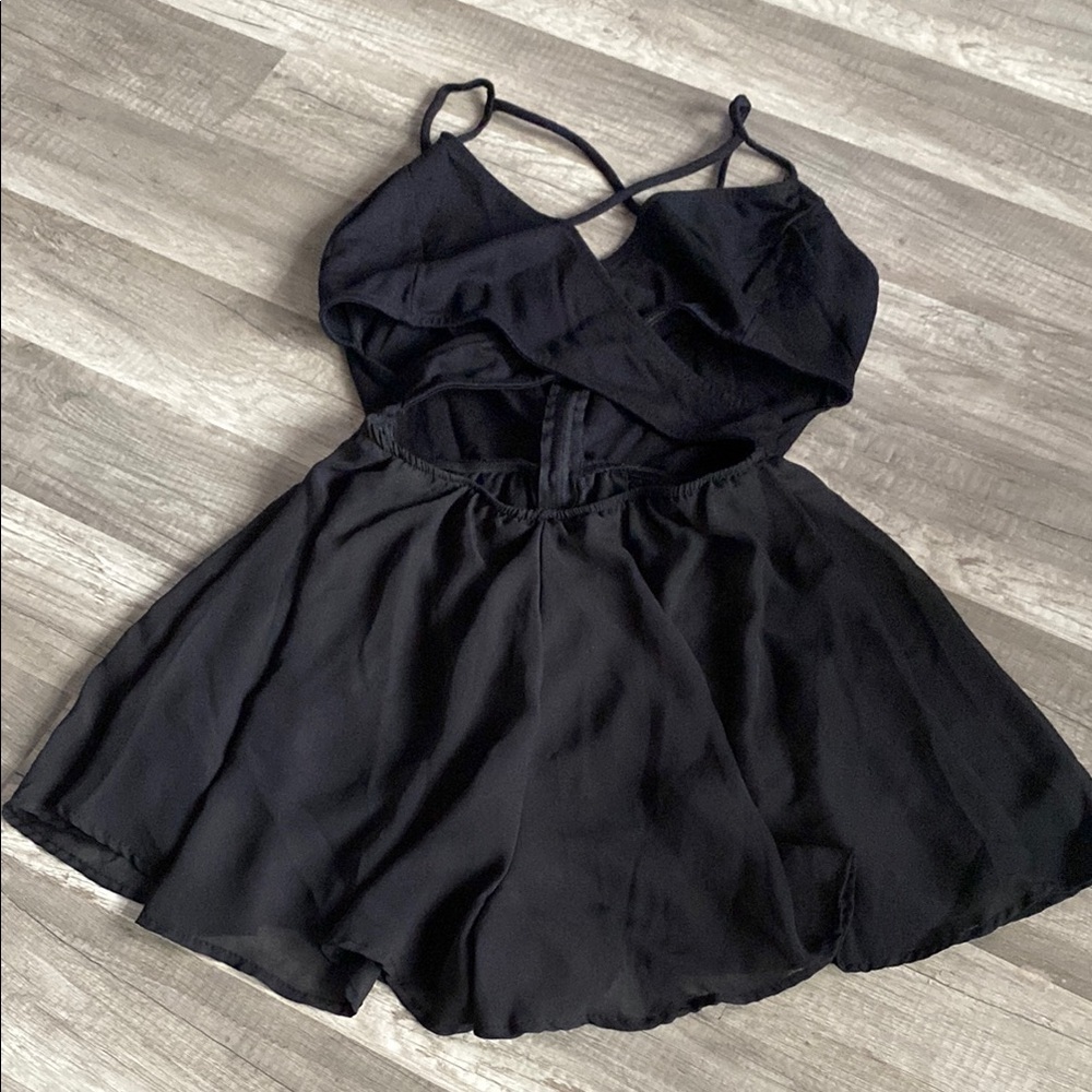 💜 2/$25 Chic Black Strappy Romper